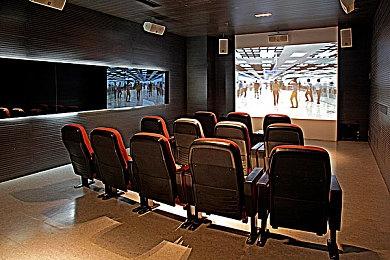 《失控玩家》女主参演《鬼屋魔影》游戏新作